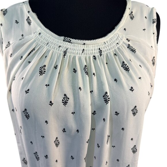 Sleeveless Loft Blouse  Size Xs White & Black Floral Patterned Rayon Polyester - Picture 2 of 7